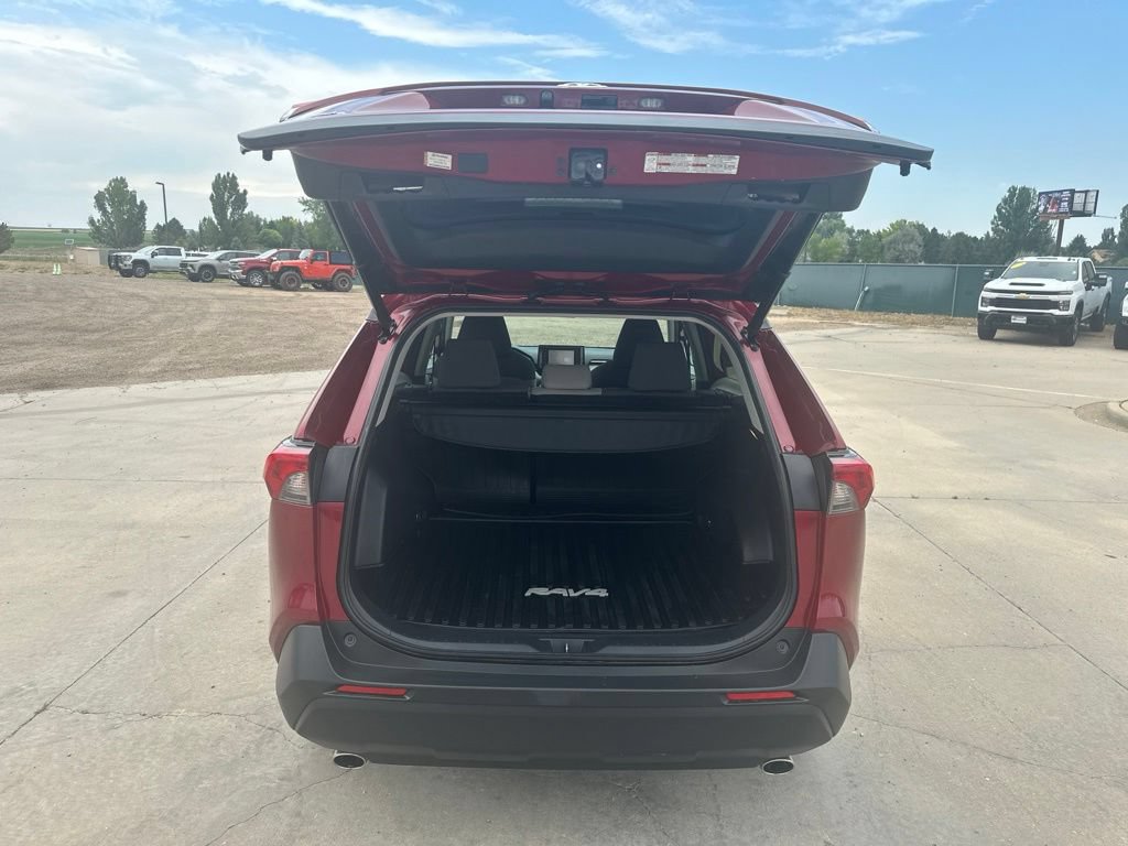 Used 2020 Toyota RAV4 XLE w/ Convenience Package AWD/4WD image 23