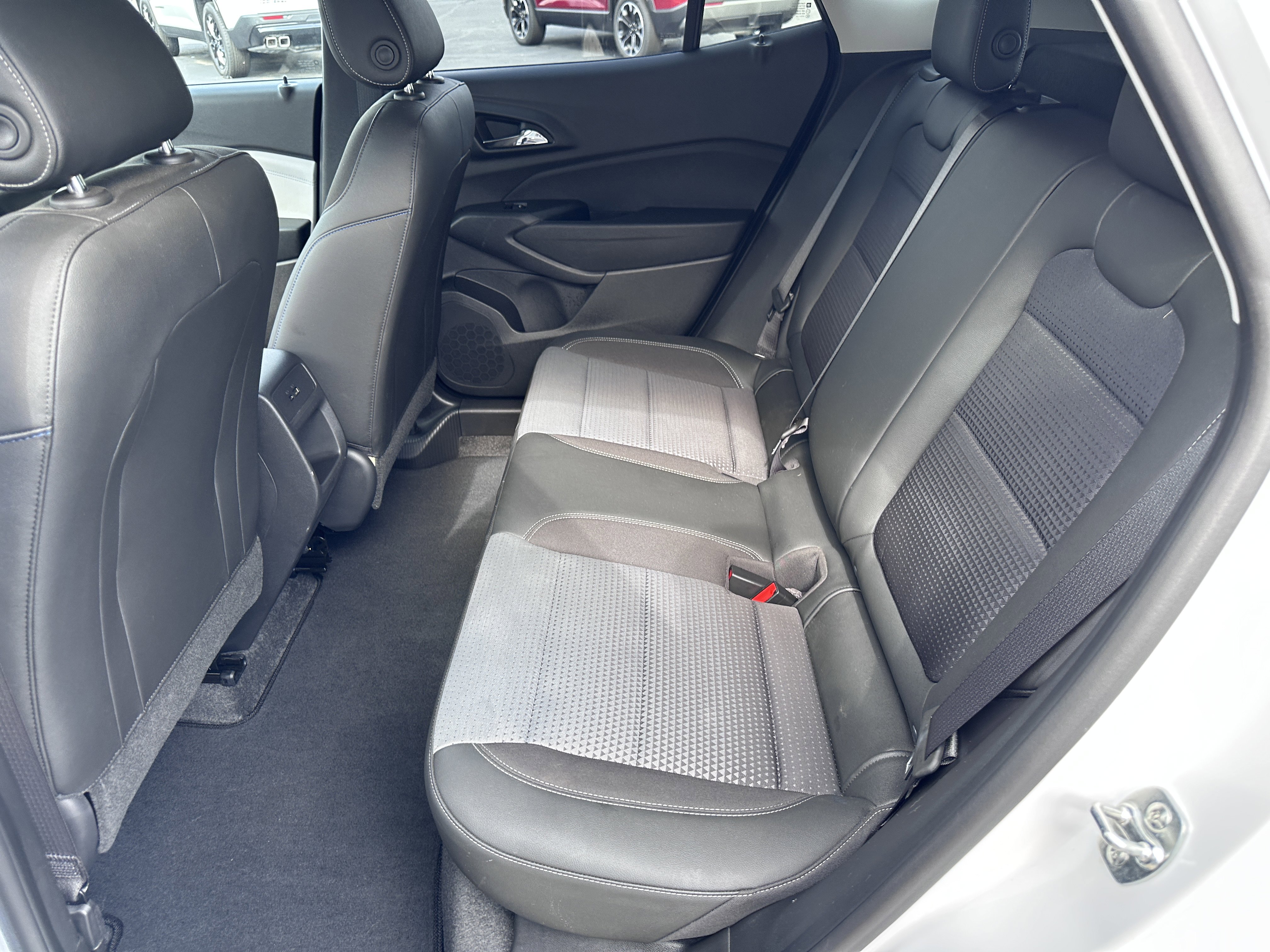 Used 2025 Chevrolet Trax LT w/ Driver Confidence Package image 11