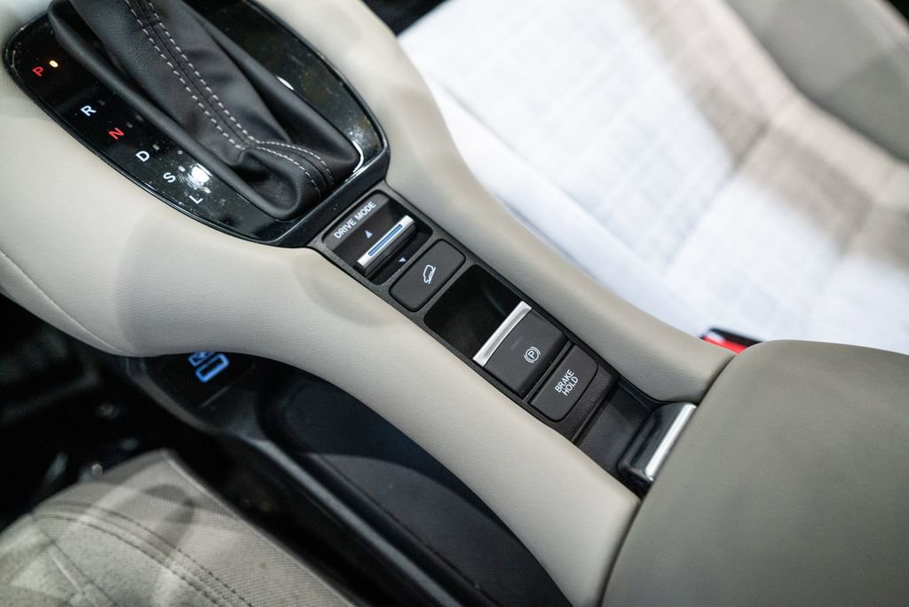 Used 2023 Honda HR-V LX image 29