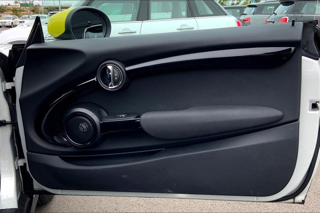 Used 2021 MINI Cooper SE w/ 8.8" Touchscreen Nav Package image 19