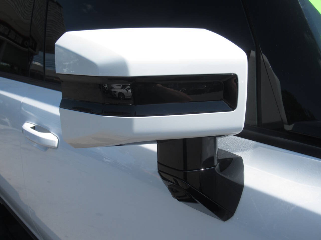 Used 2025 GMC Hummer EV 2X AWD/4WD image 9