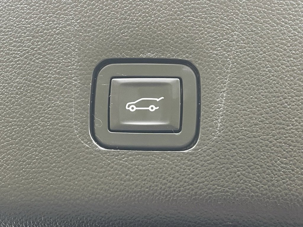 Used 2018 Chevrolet Traverse LT image 21