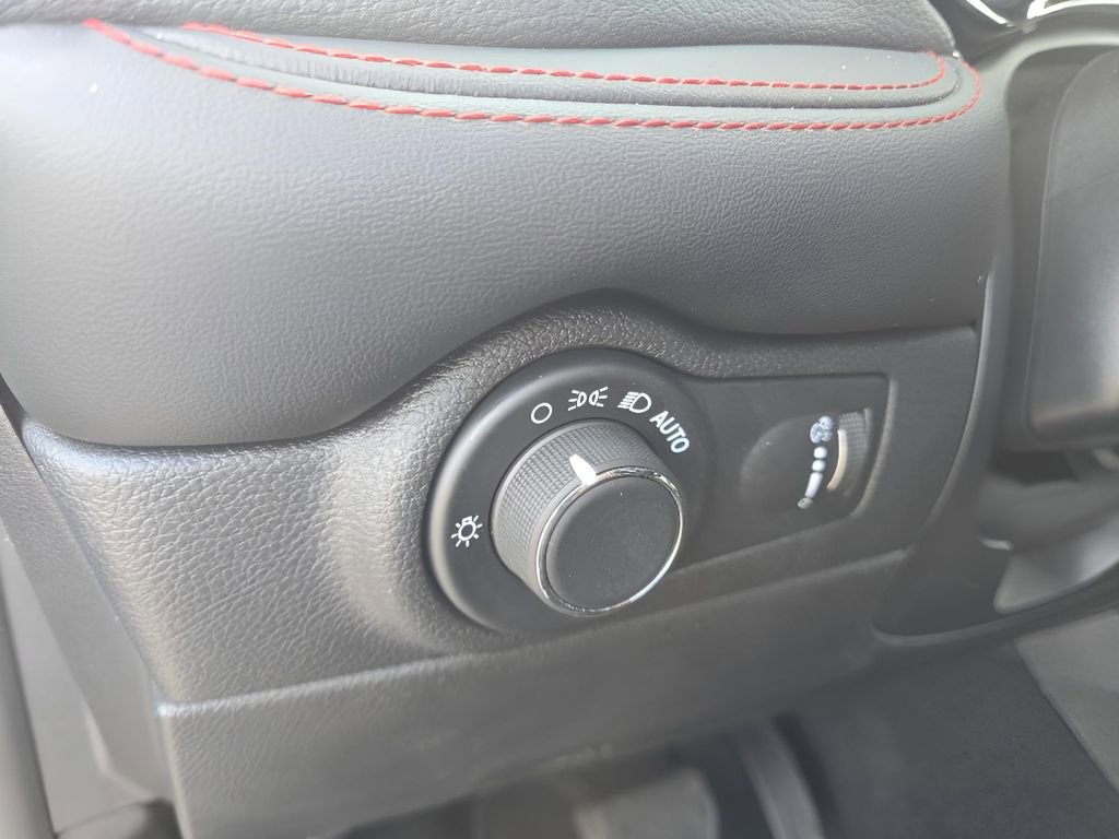 Used 2025 Dodge Durango GT image 19