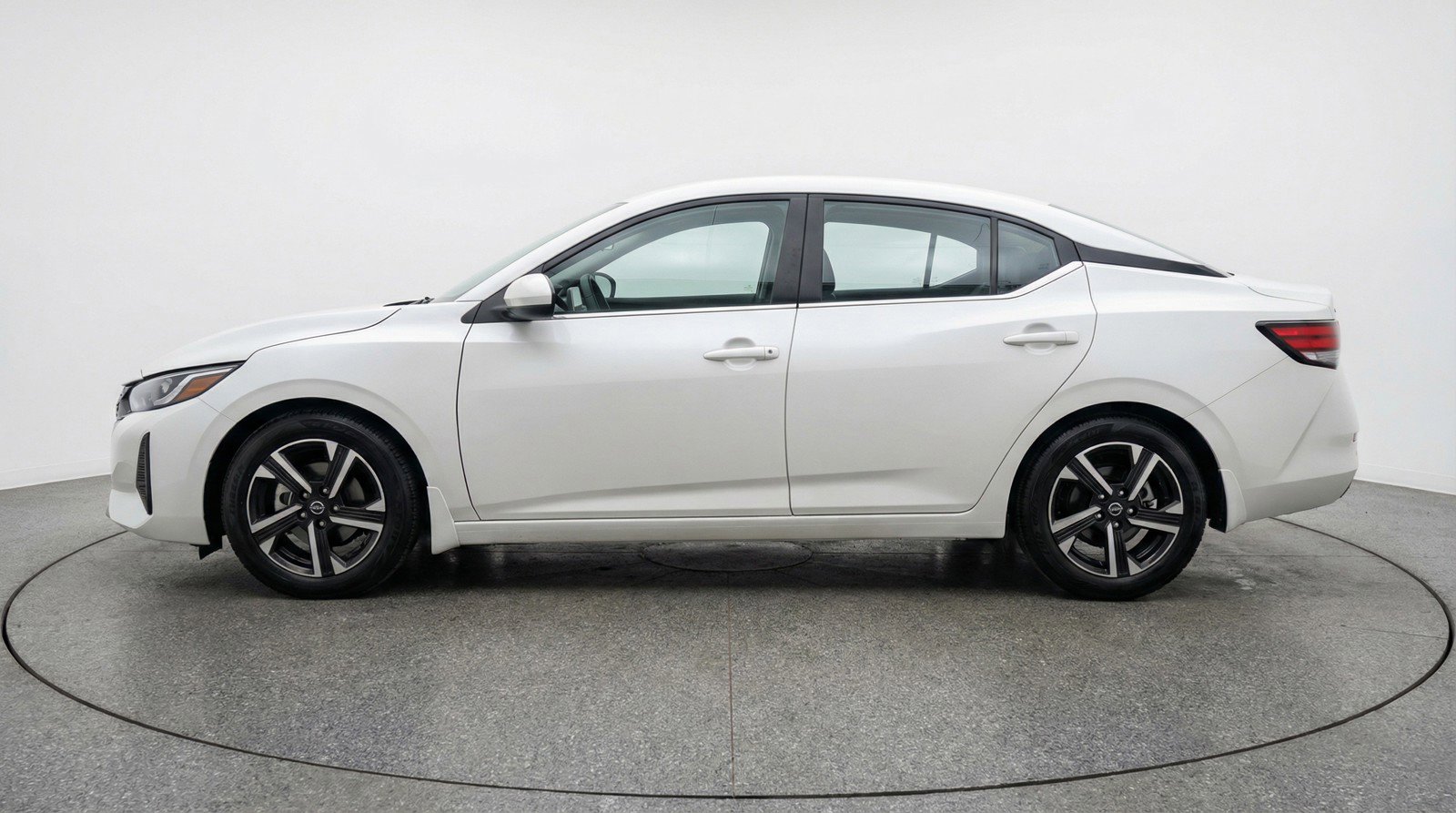 Used 2025 Nissan Sentra SV image 5