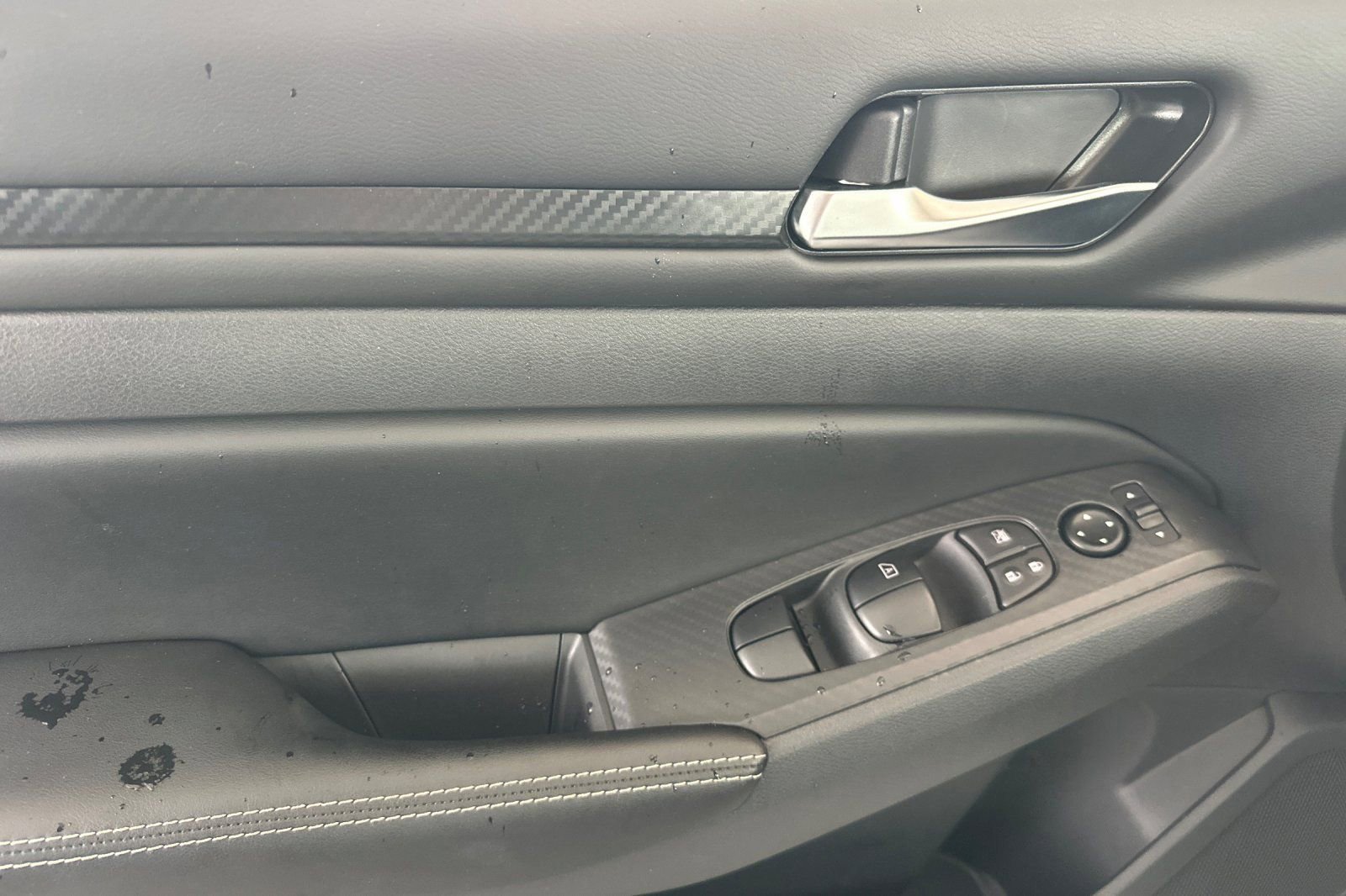 Used 2024 Nissan Altima 2.5 SV image 11