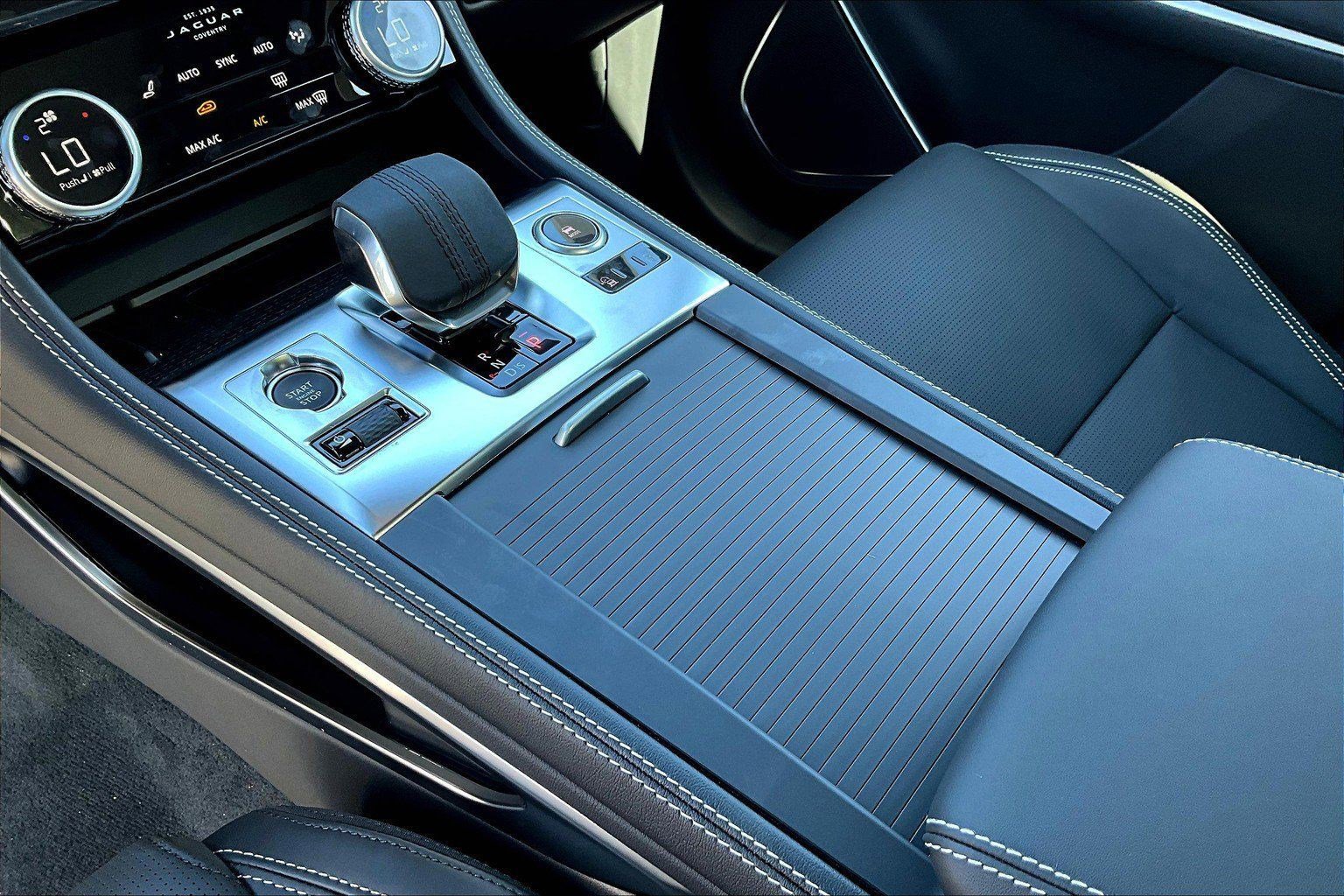 New 2026 Jaguar F-PACE R-Dynamic S image 7