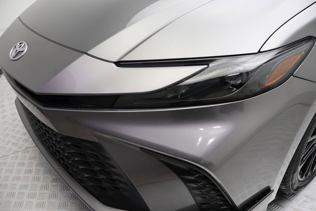 Certified 2025 Toyota Camry SE w/ Convenience Package image 3