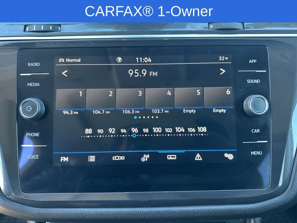 Used 2023 Volkswagen Tiguan SE w/ Panoramic Sunroof Package image 24