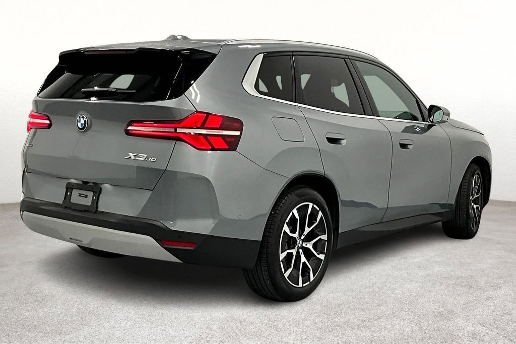 Used 2025 BMW X3 xDrive30i w/ Premium Package image 2