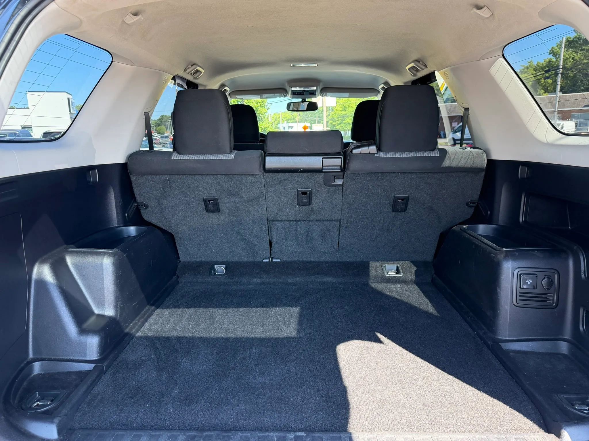Used 2016 Toyota 4Runner SR5 AWD/4WD image 18
