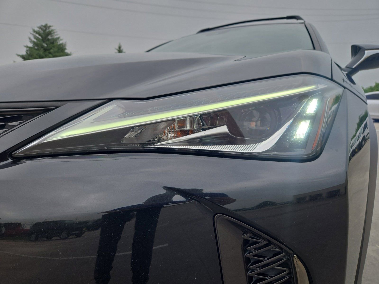 Used 2019 Lexus UX 200 F Sport w/ F Sport Premium Package FWD image 9