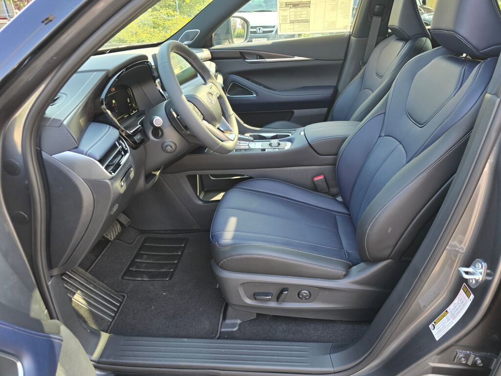 New 2026 INFINITI QX60 Sport w/ Dark Cargo Package image 21