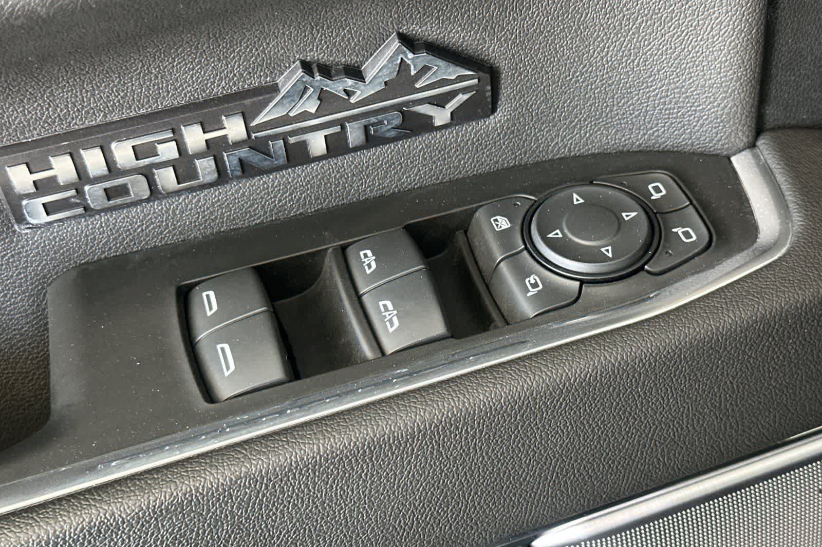 Used 2024 Chevrolet Silverado 1500 High Country w/ Midnight Edition AWD/4WD image 13