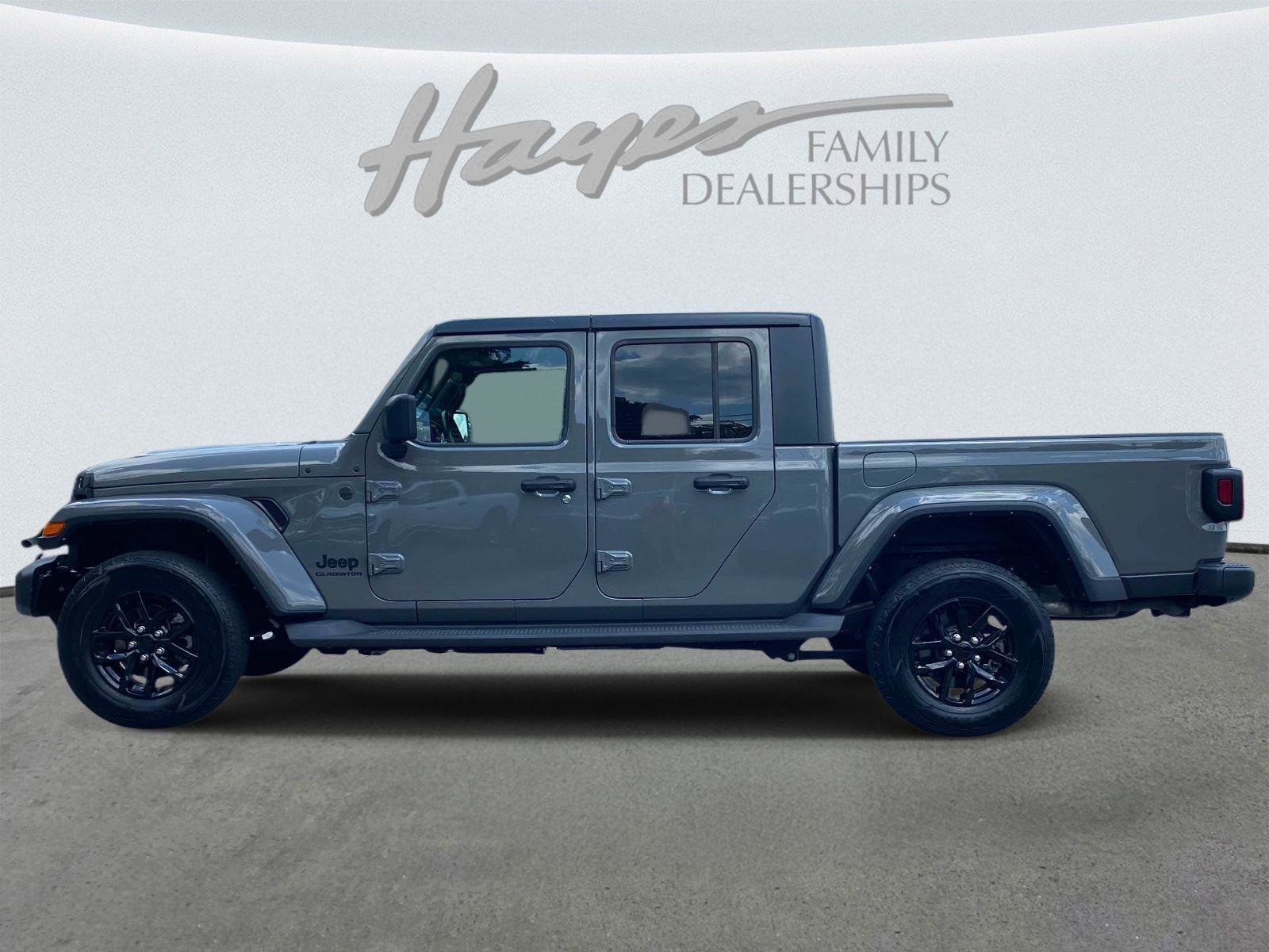 Used 2022 Jeep Gladiator Sport AWD/4WD image 7