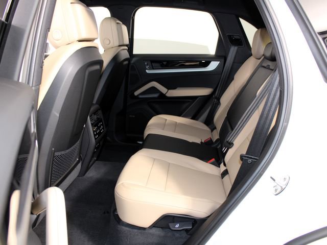 New 2026 Porsche Cayenne AWD/4WD image 24