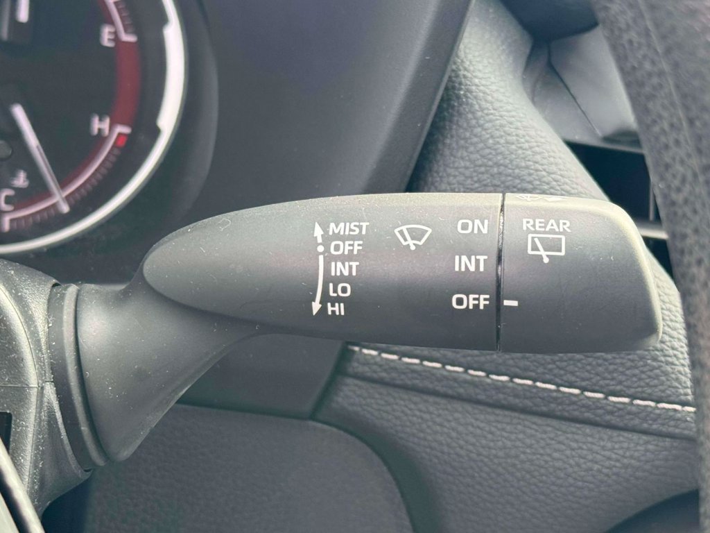 Used 2025 Toyota RAV4 LE AWD/4WD image 26