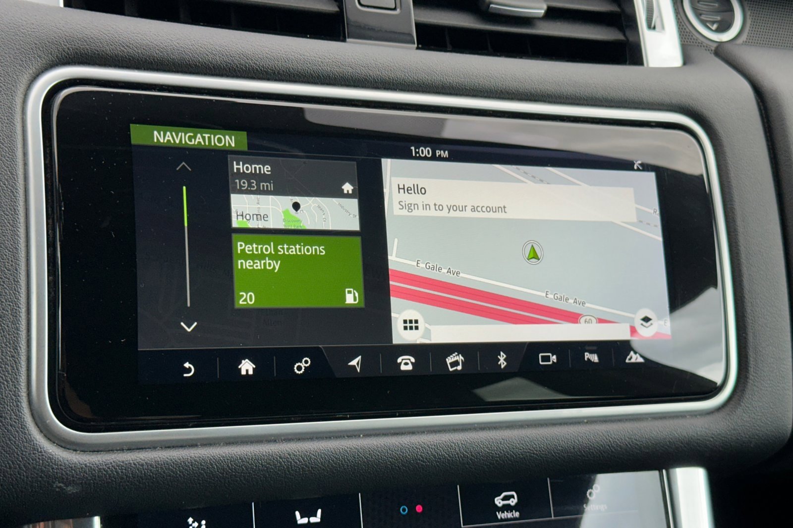 Used 2018 Land Rover Range Rover Sport SE image 22