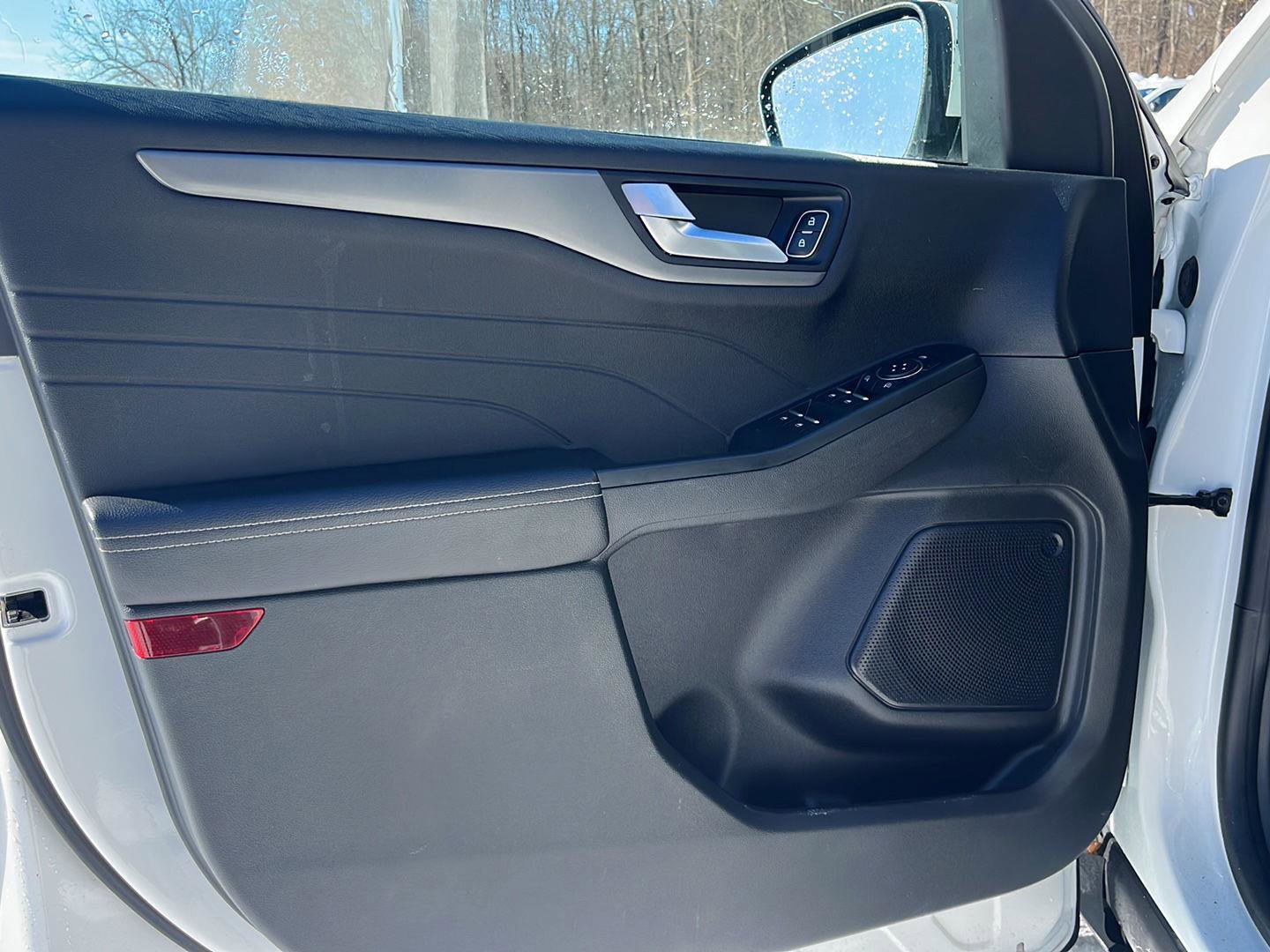 Used 2024 Ford Escape SE image 9