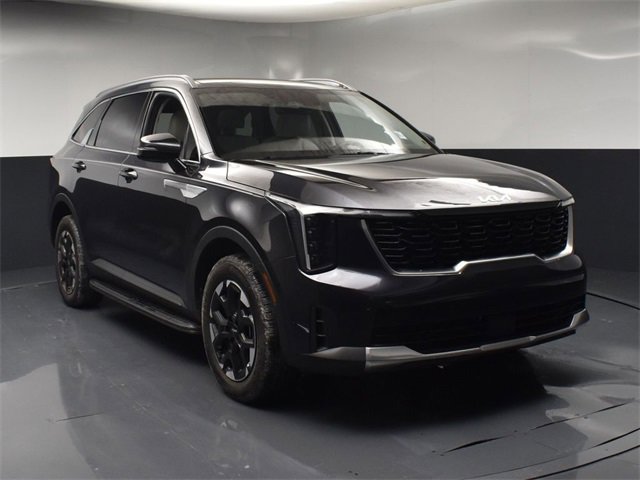 Certified 2025 Kia Sorento S w/ Panoramic Sunroof Package image 2