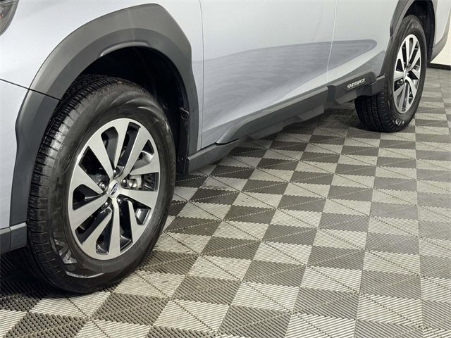 Used 2024 Subaru Outback Premium image 12
