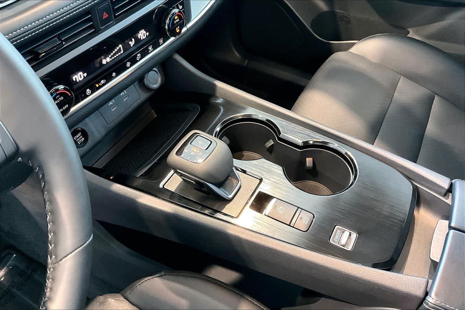 Used 2026 Nissan Rogue Dark Armor FWD image 18