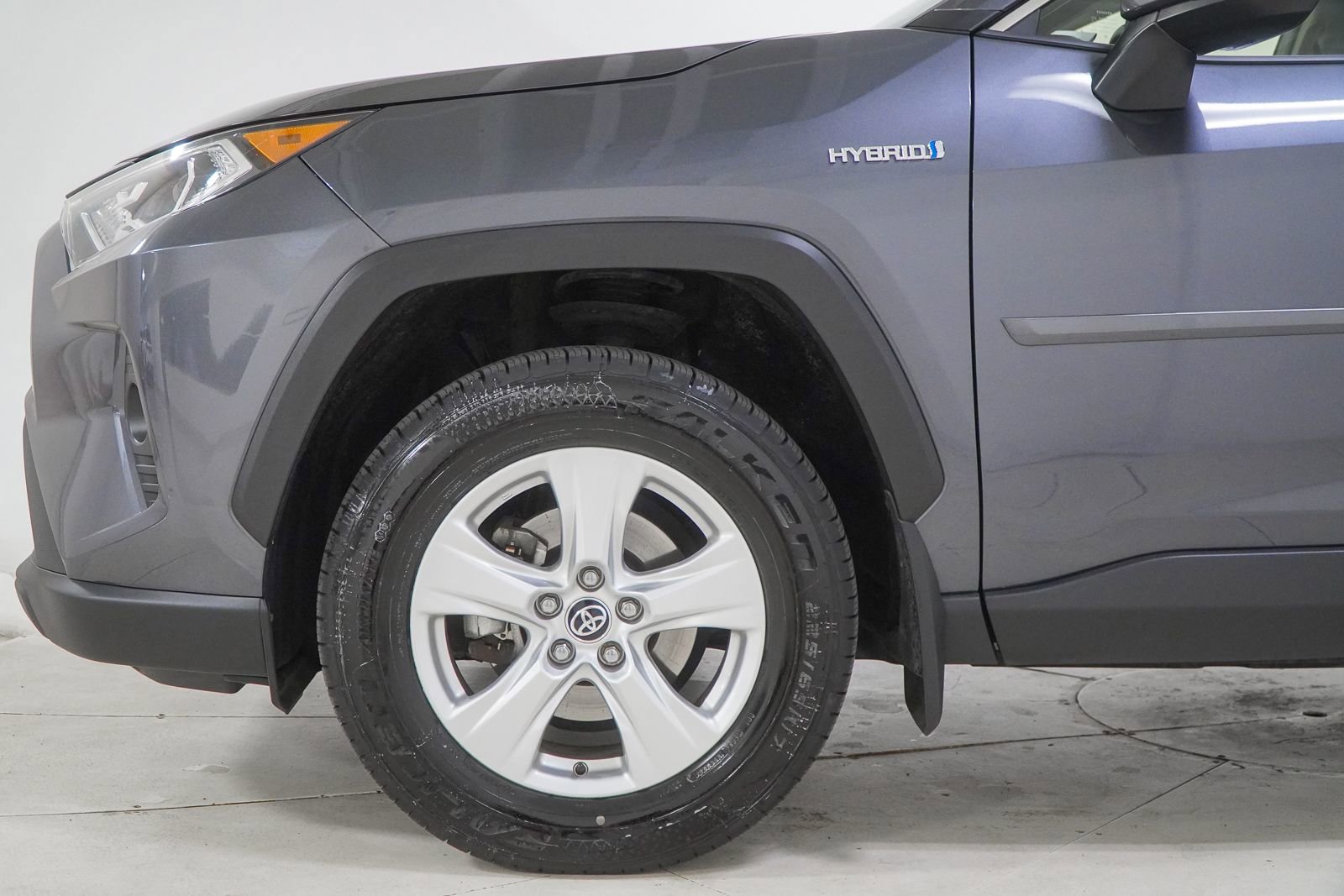 Used 2020 Toyota RAV4 XLE w/ Convenience Package AWD/4WD image 18