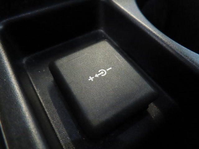 Used 2024 Jaguar F-PACE R-Dynamic S image 28