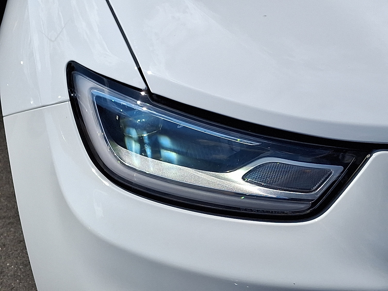 Certified 2024 Chrysler Pacifica Pinnacle image 9