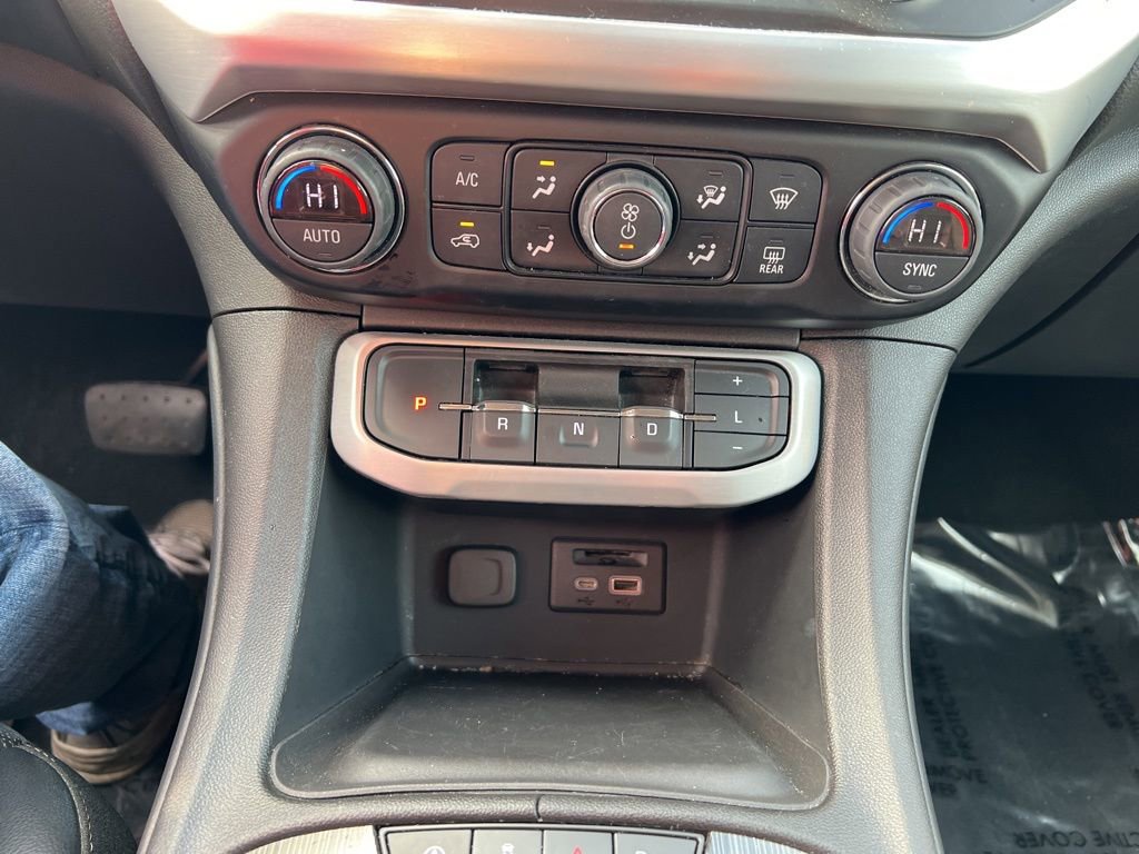 Used 2023 GMC Acadia SLT image 21