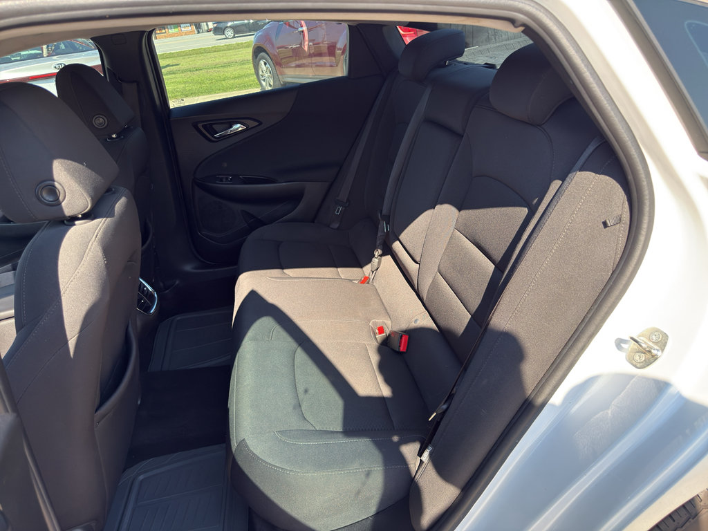 Used 2016 Chevrolet Malibu LT FWD image 13