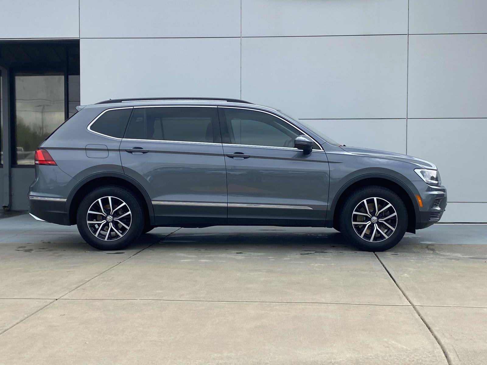 Used 2021 Volkswagen Tiguan S FWD image 3