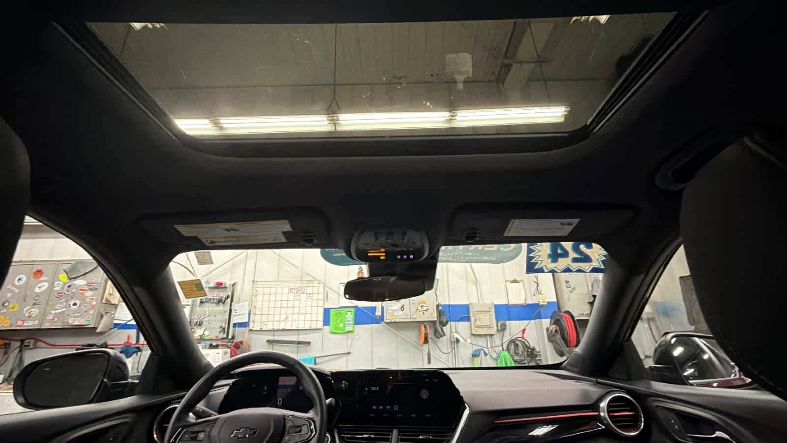 Certified 2024 Chevrolet Trax RS w/ Sunroof Package image 24