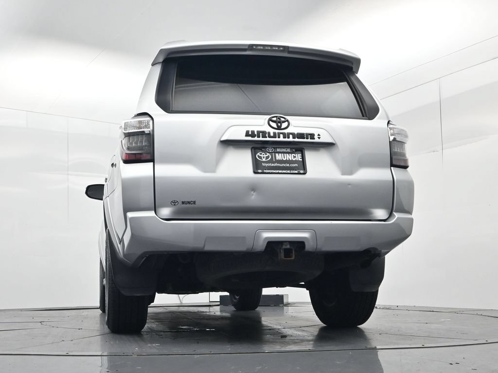 Used 2023 Toyota 4Runner SR5 AWD/4WD image 46