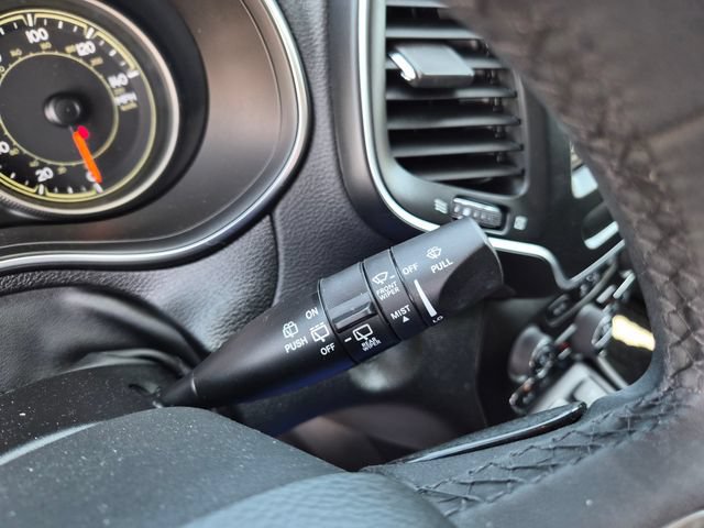 Used 2022 Jeep Cherokee Latitude Lux AWD/4WD image 23
