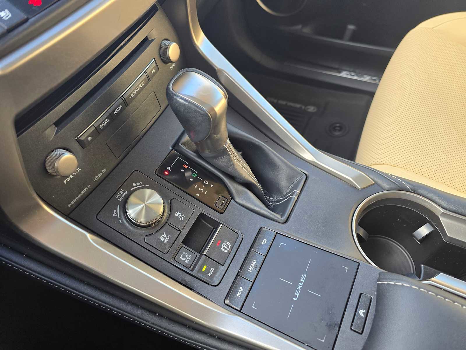 Used 2019 Lexus NX 300h AWD image 32