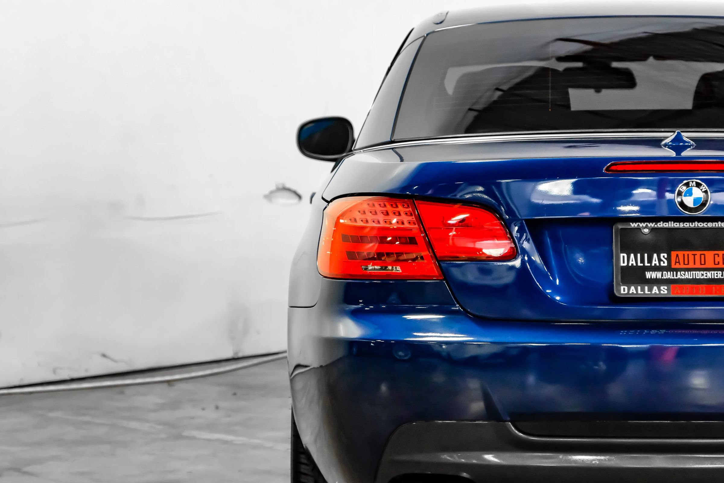 Used 2012 BMW 328i Convertible w/ M Sport Pkg RWD image 30