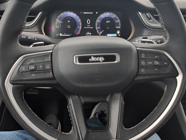 Used 2024 Jeep Grand Cherokee Altitude AWD/4WD image 12