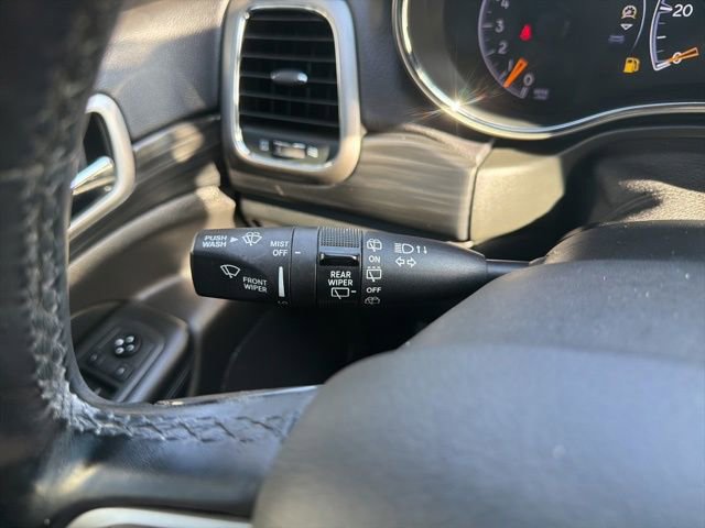 Used 2020 Jeep Grand Cherokee Altitude AWD/4WD image 34