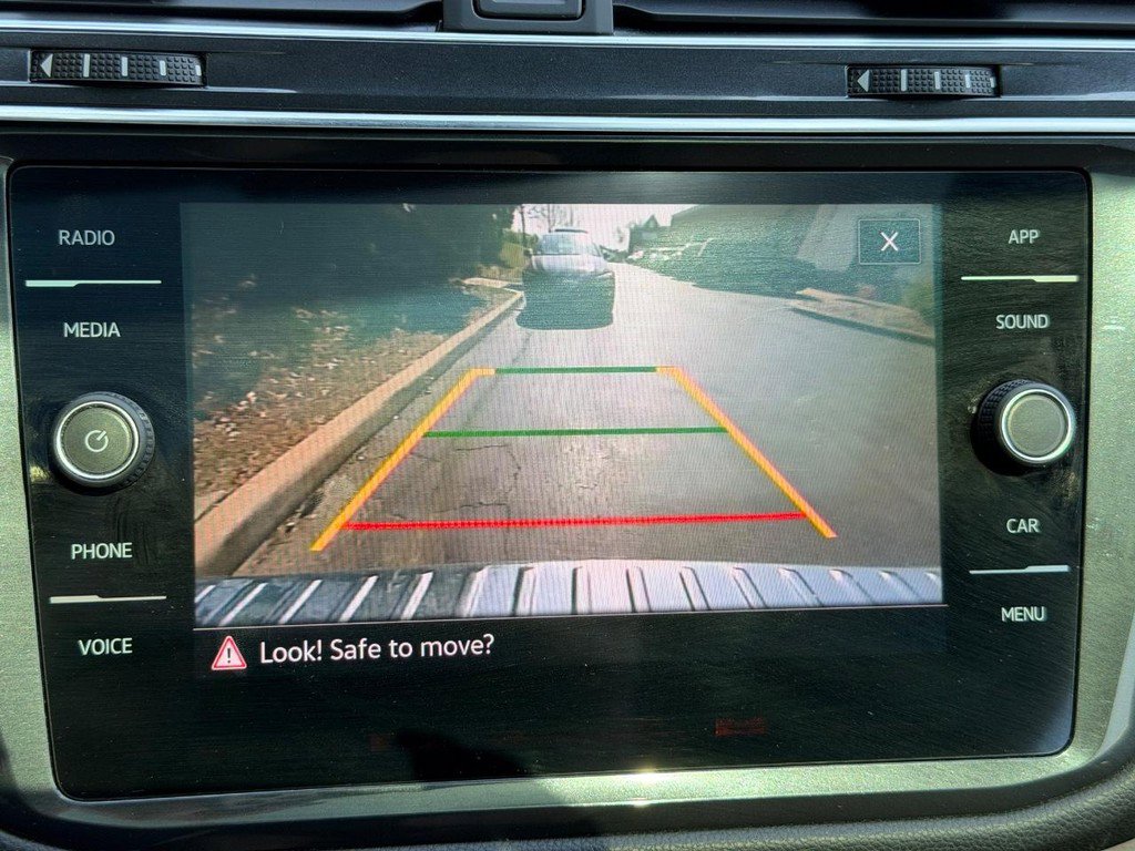 Used 2022 Volkswagen Tiguan SE image 21