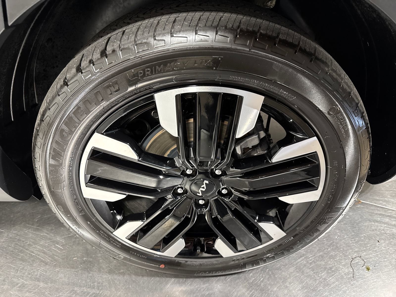 Used 2025 Kia Telluride SX Prestige AWD/4WD image 12
