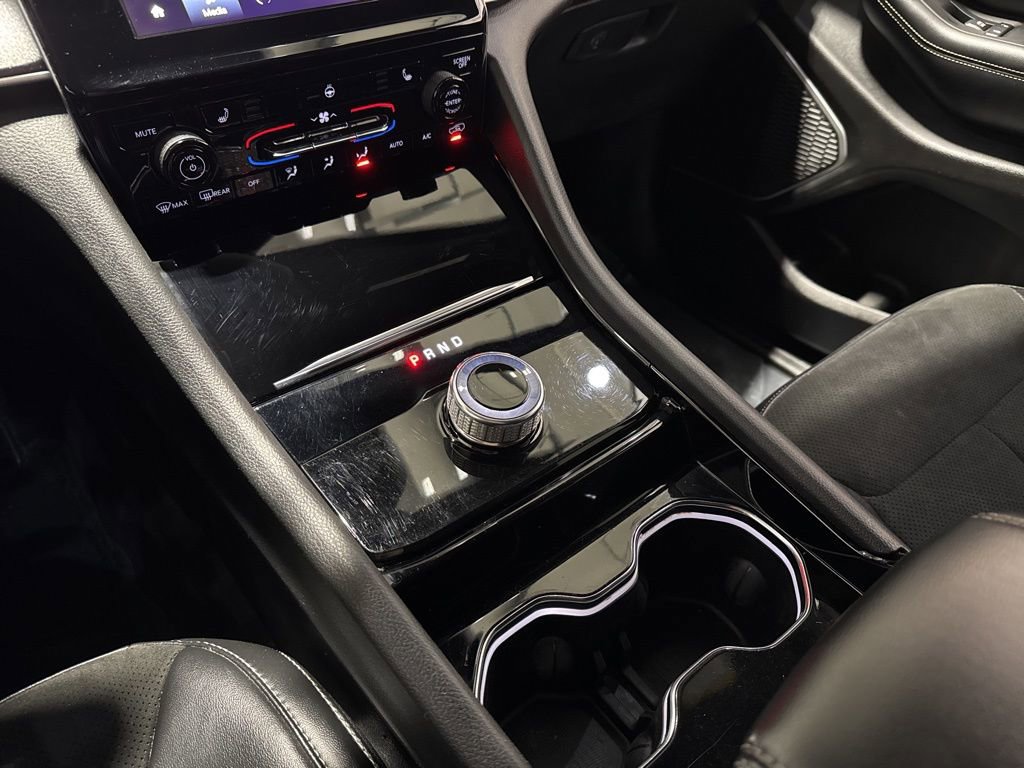 Used 2022 Jeep Grand Cherokee L Laredo image 15