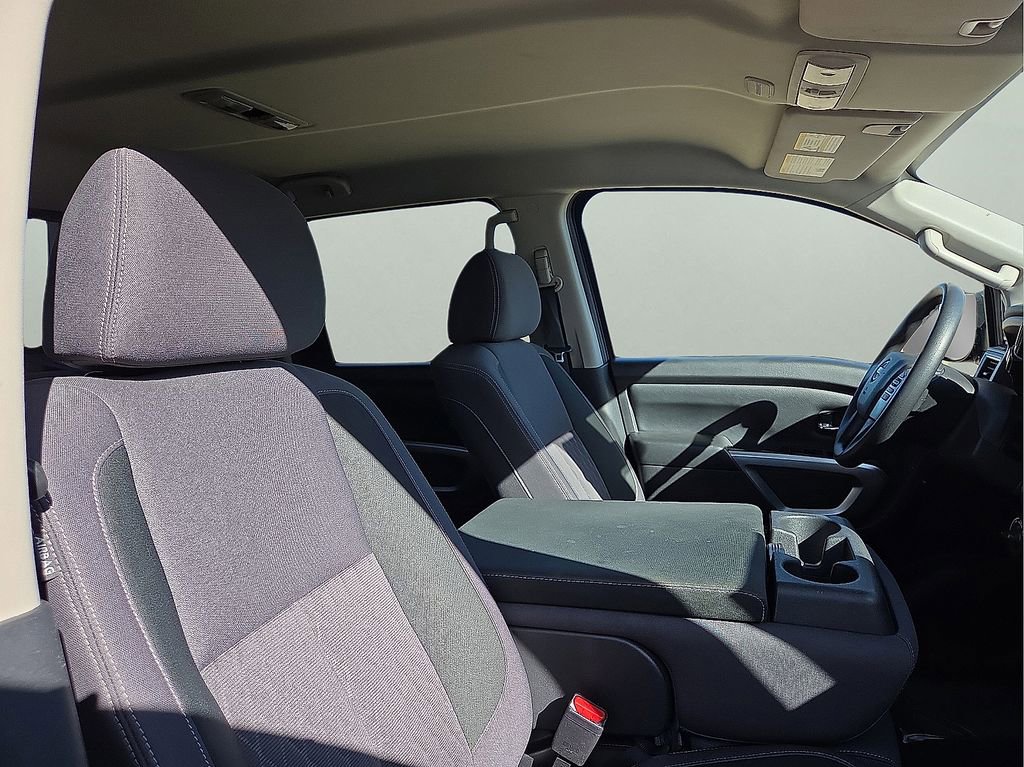 Used 2023 Nissan Titan SV image 14