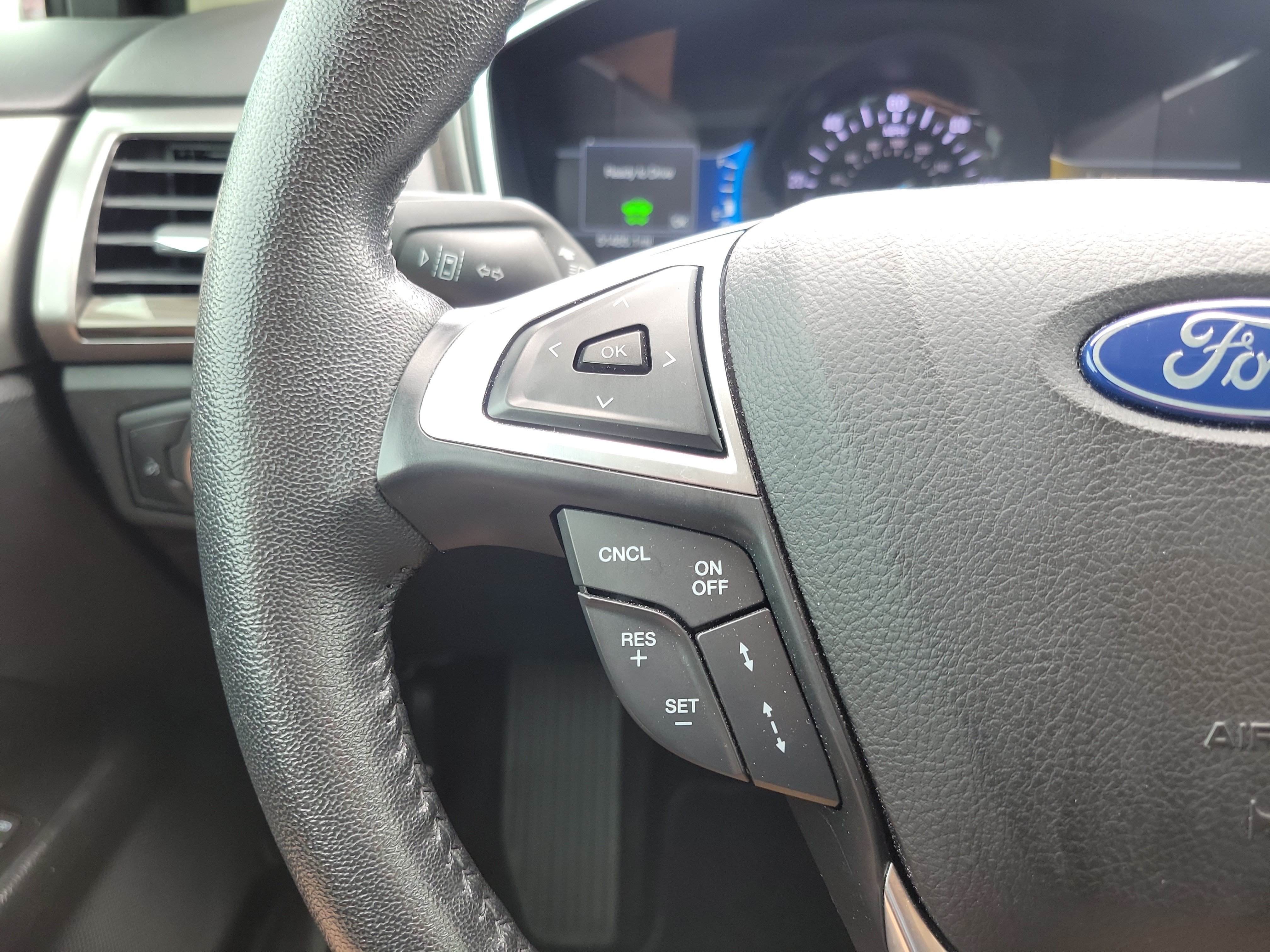 Used 2020 Ford Fusion SEL FWD image 21