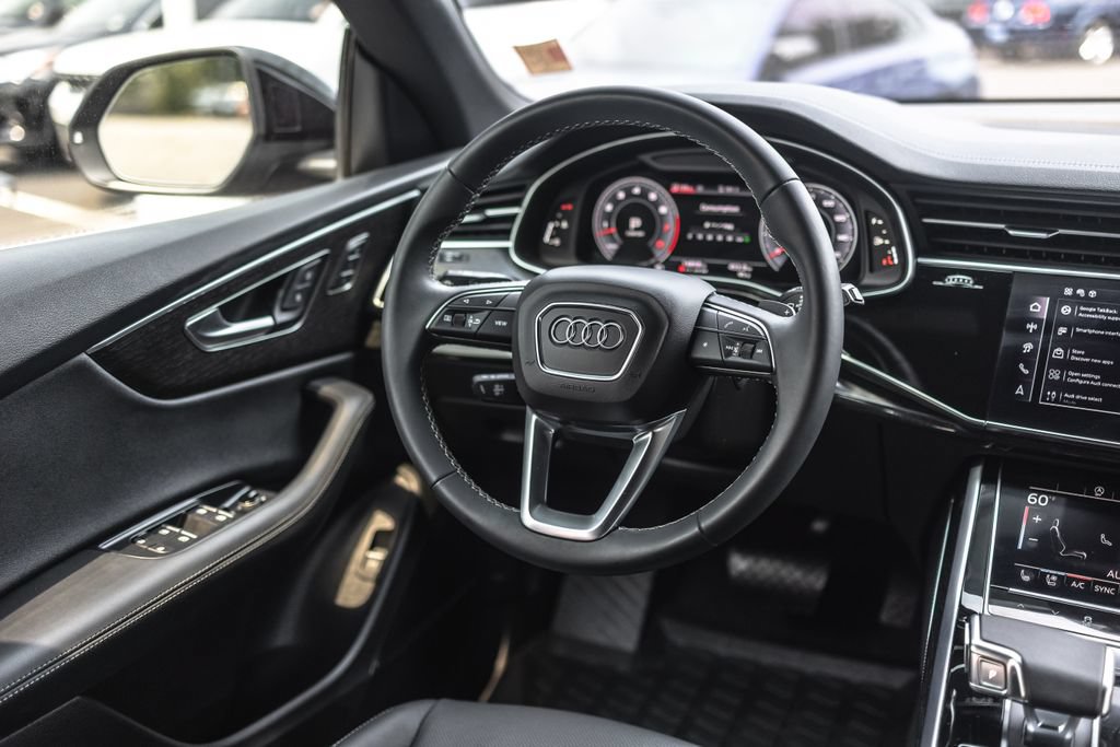 Used 2025 Audi Q8 Premium Plus AWD/4WD image 17