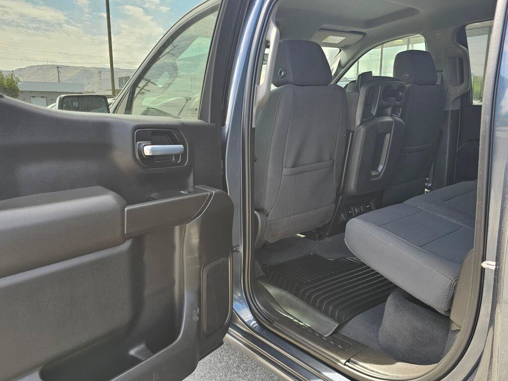 Used 2021 Chevrolet Silverado 1500 LT w/ Z71 Off-Road Package AWD/4WD image 16
