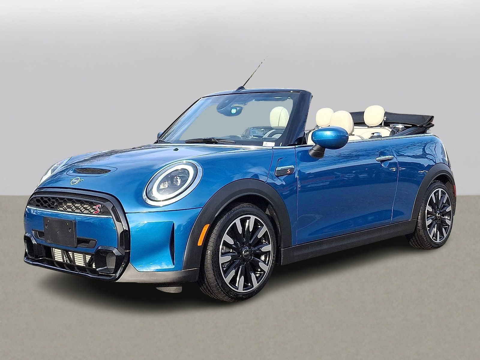 Used 2023 MINI Cooper S w/ Signature Upholstery Package image 1