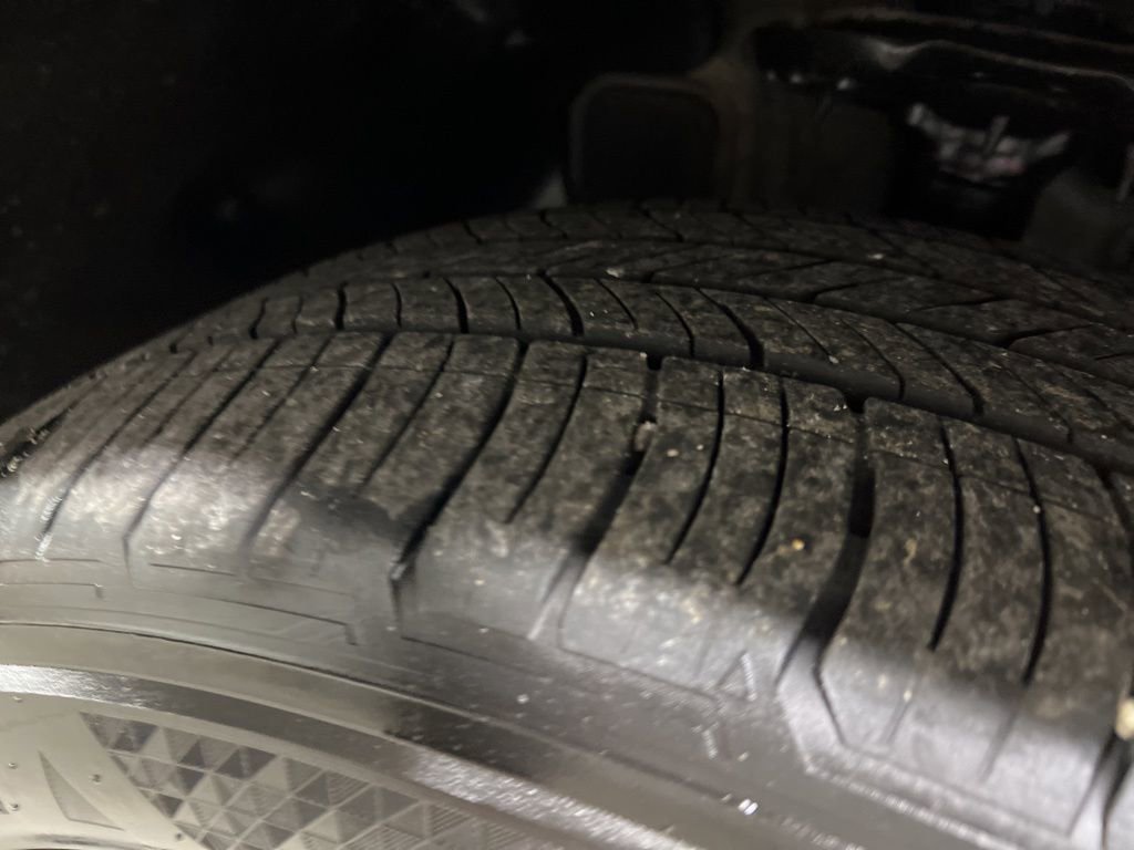 Used 2025 Kia Telluride S image 40