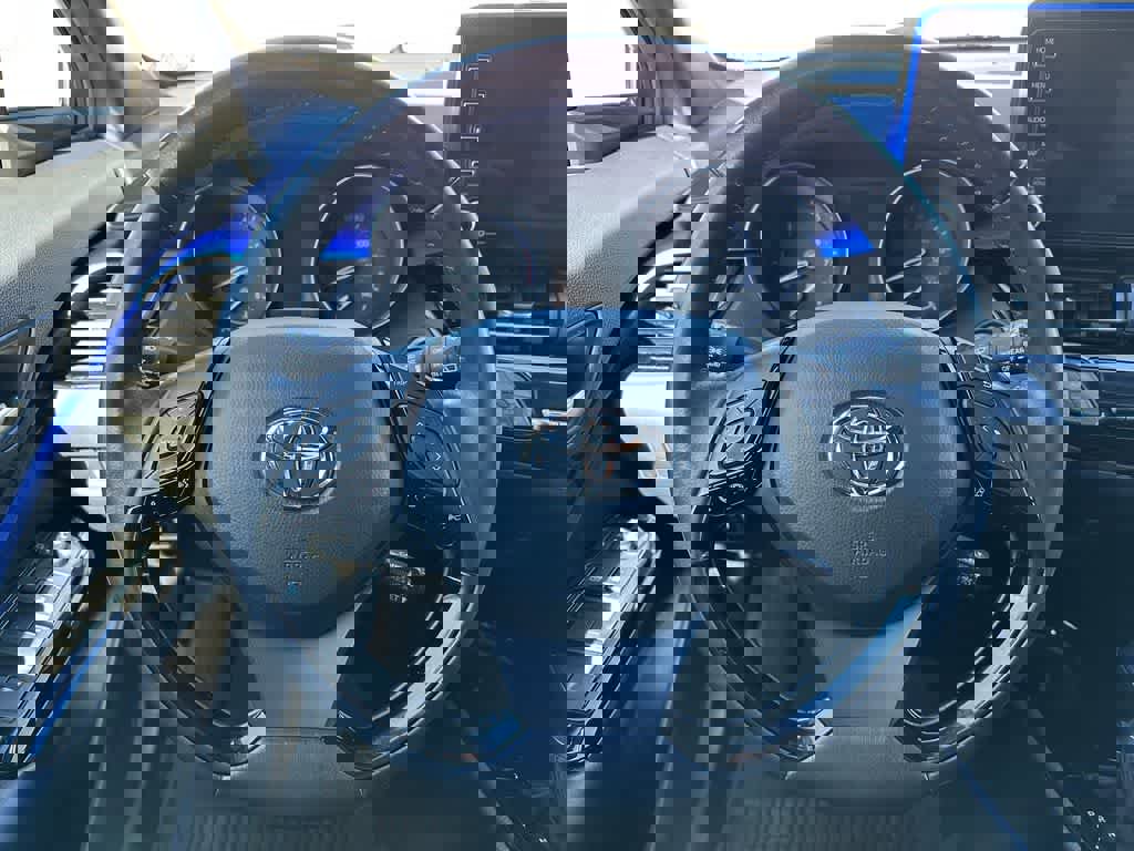 Used 2022 Toyota C-HR XLE image 13