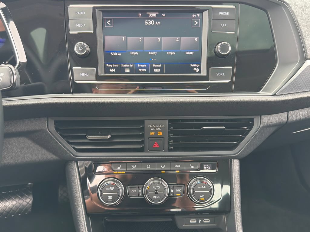 Certified 2023 Volkswagen Jetta SE w/ Panoramic Sunroof Package FWD image 15