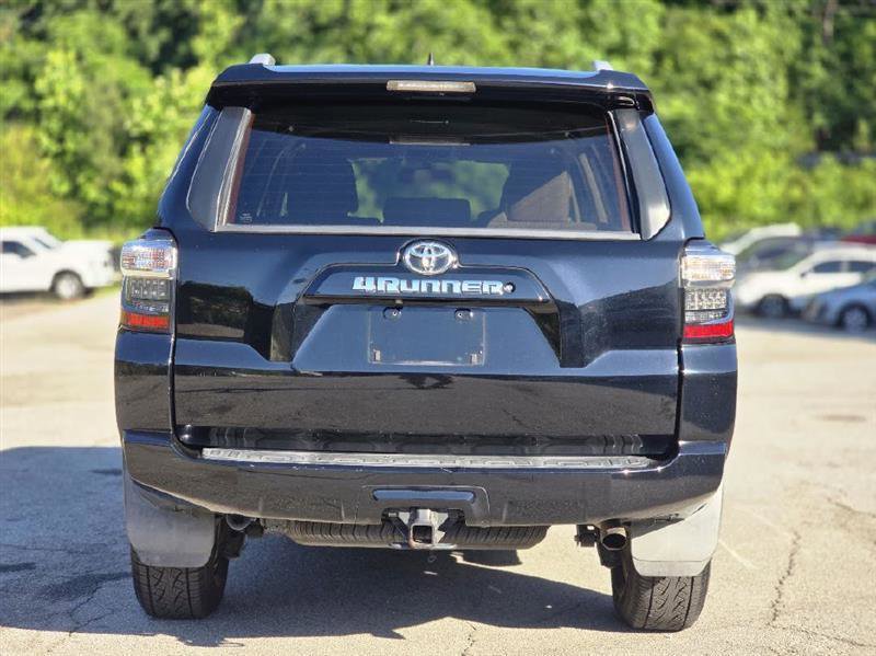Used 2016 Toyota 4Runner SR5 AWD/4WD image 5